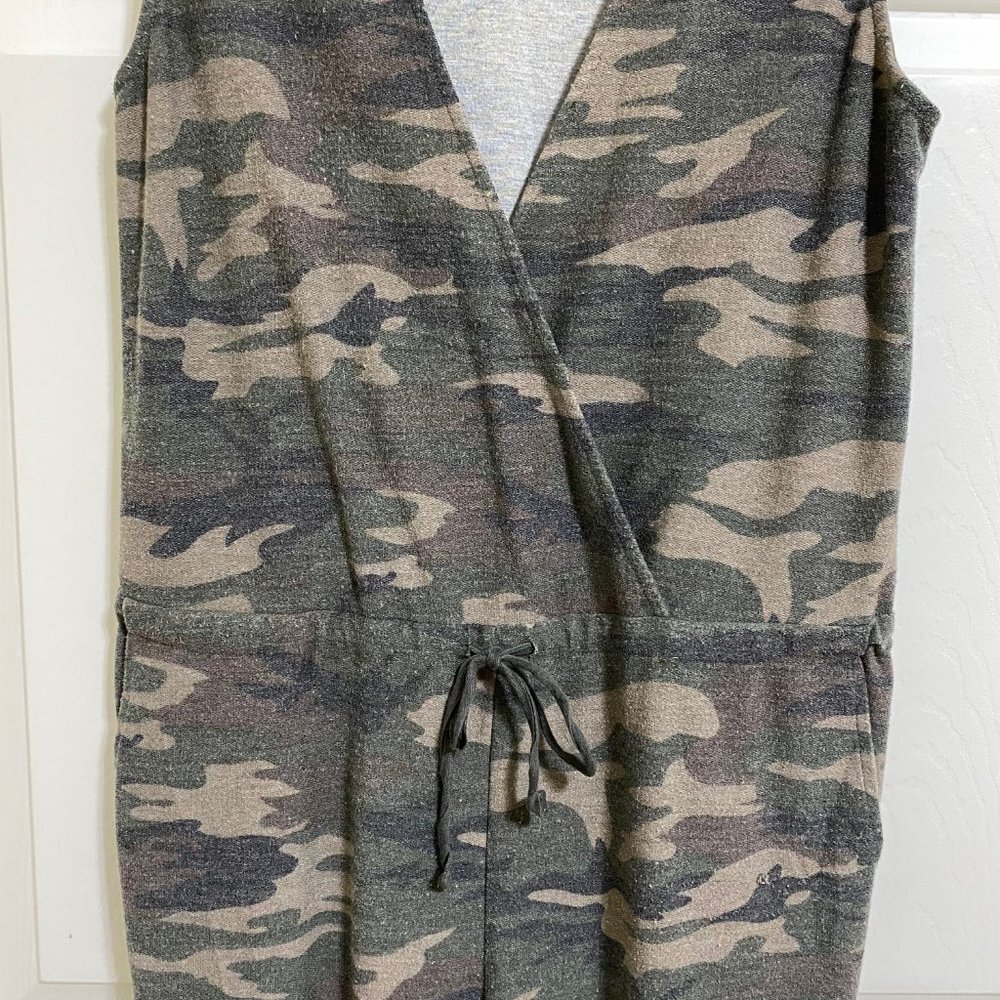 Mustard Seed Camo Jumpsuit Size Medium - Picture 3 of 11